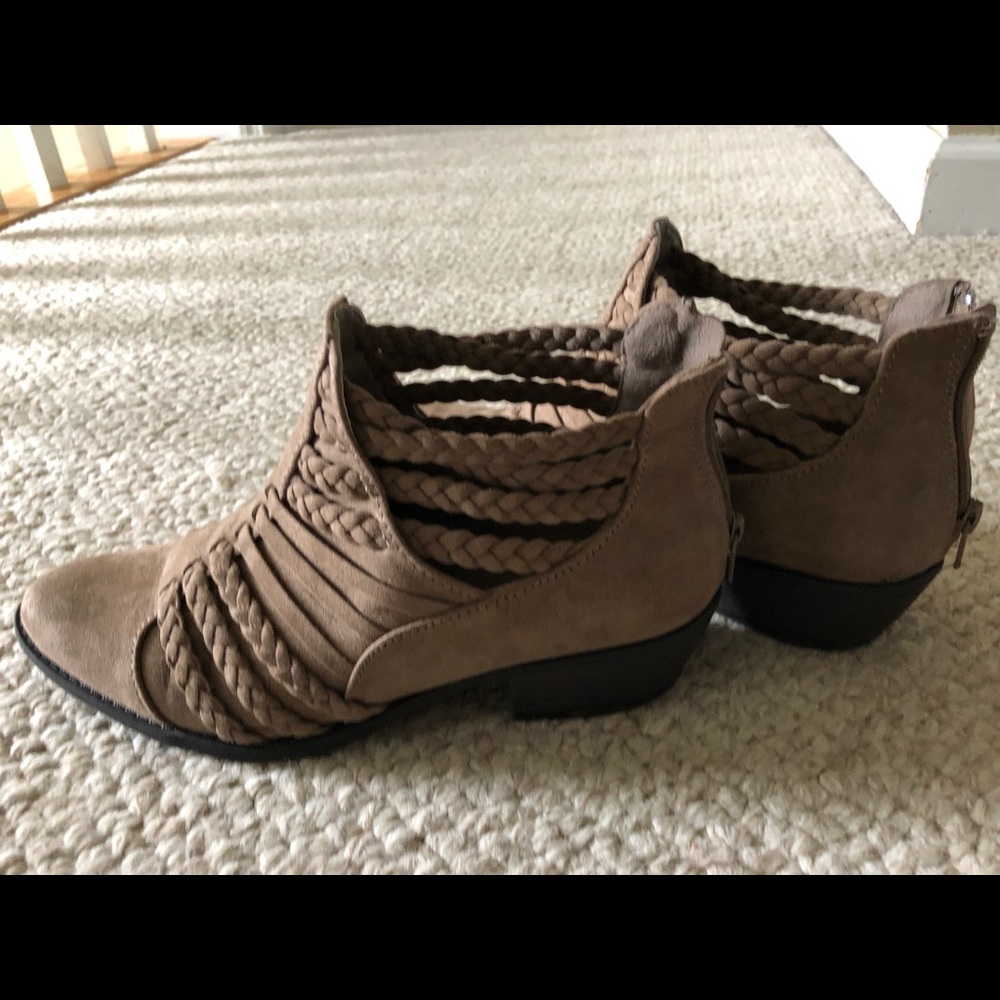 Suede brown booties!